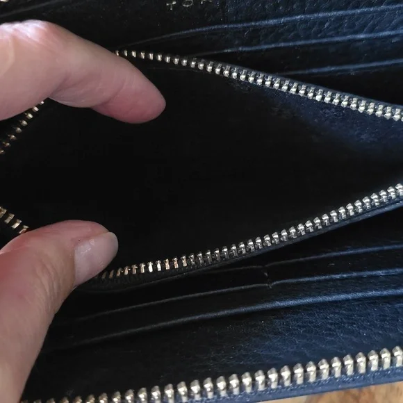 Tory Burch Women's 141004 Pebbled Leather Britten Zip Continental Wallet (Black) - Picture 6 of 11